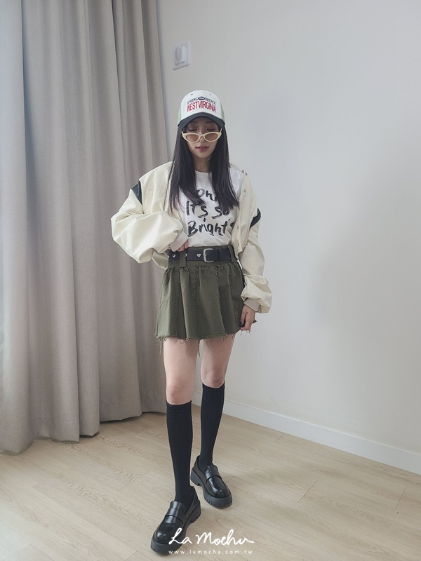 鬚邊設計寬腰頭百褶裙